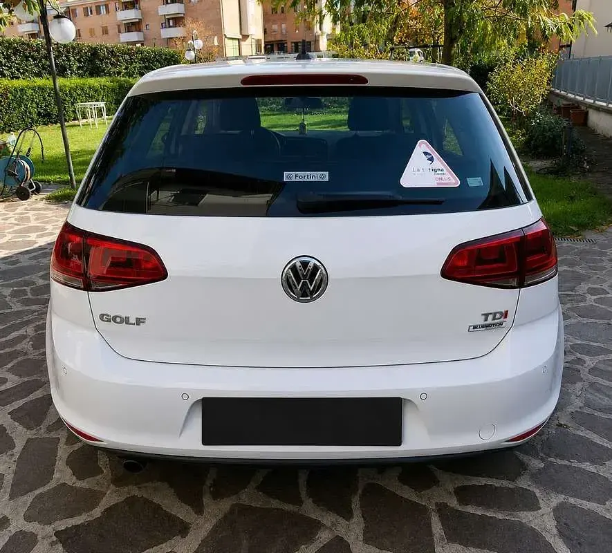 Usata VW Golf VII Highline 110 CV (80 kW) 2015 Berlina