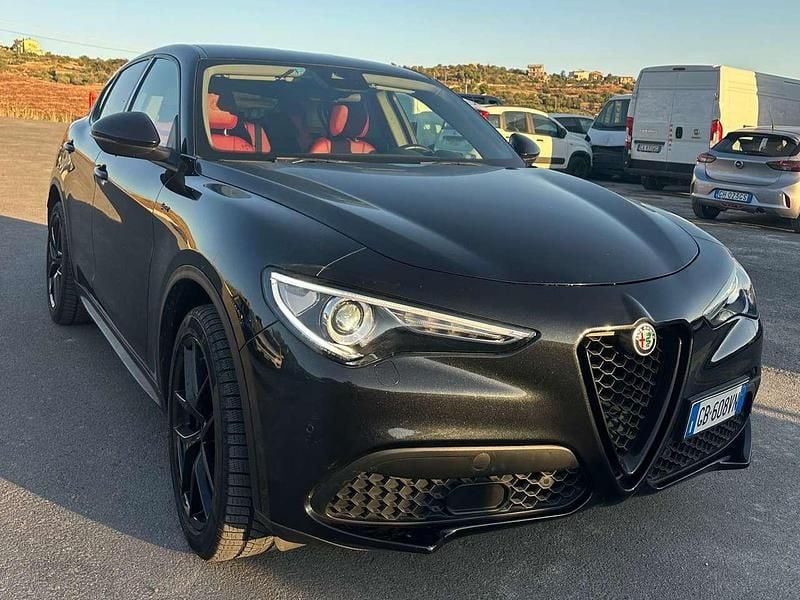 Nero Usata 2020 Alfa Romeo Stelvio Sprint SUV | 23.000 € (Buon prezzo) - Immagine 1/4