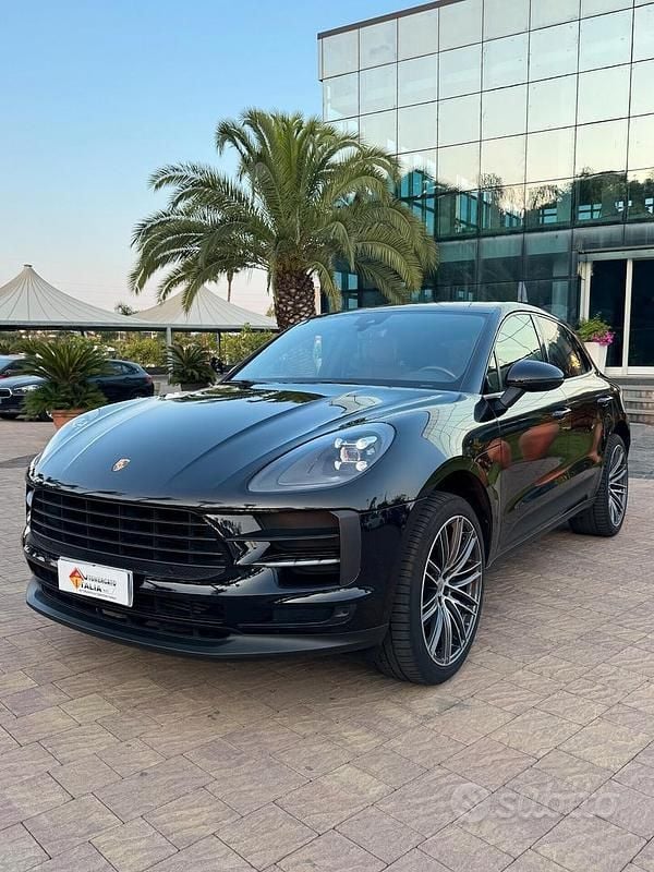 Nero Usata 2021 Porsche Macan SUV | 54.000 € (Ottimo prezzo) - Immagine 1/4
