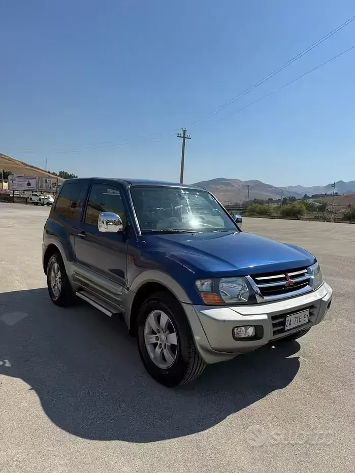 Usata Mitsubishi Pajero 165 CV (121 kW) 2000 Bluazzurro SUV