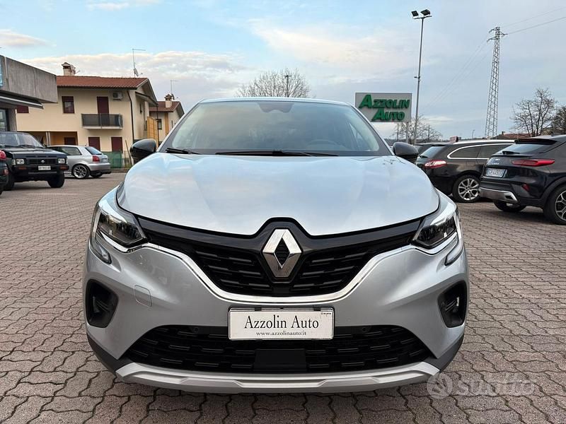 Usata Renault Captur 91 CV (66 kW) 2022 Grigio SUV