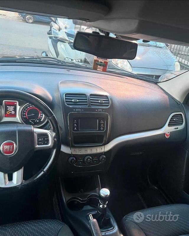 Usata Fiat Freemont 170 CV (125 kW) 2012 Grigio SUV