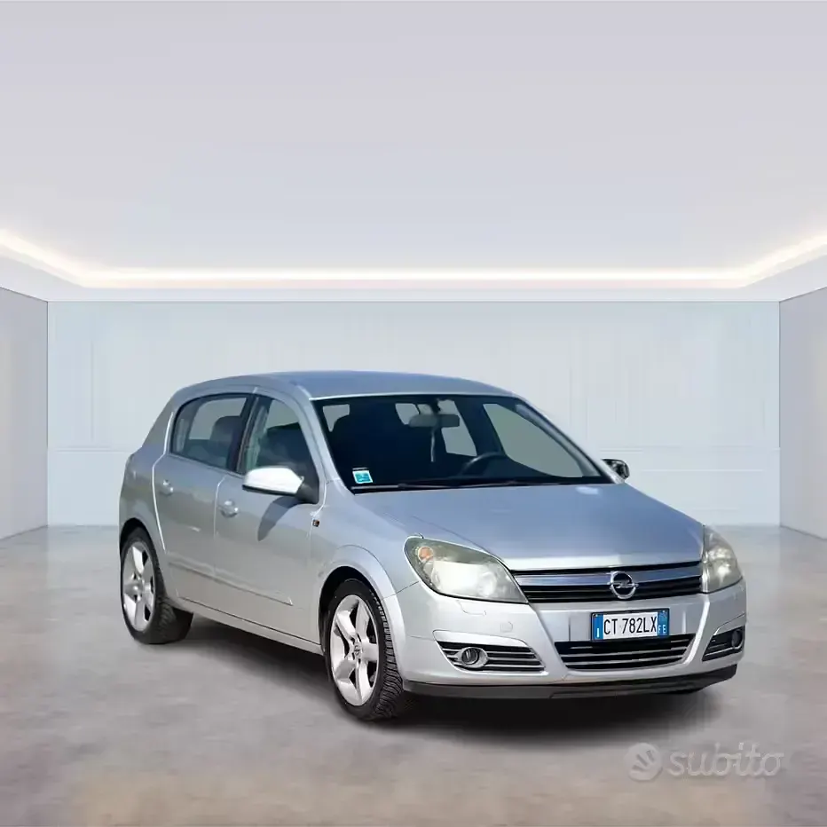 Usata Opel Astra 101 CV (74 kW) 2005 Grigio Berlina