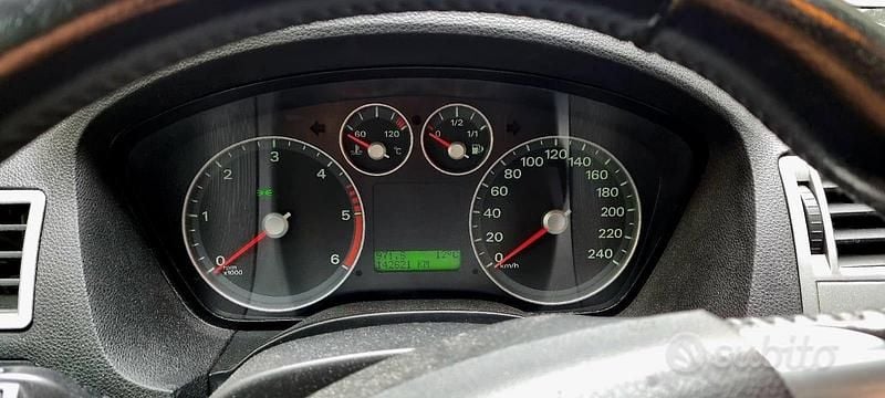 Grigio Usata 2007 Ford C-MAX Monovolume | 2200 € (Ottimo prezzo) - Immagine 1/4