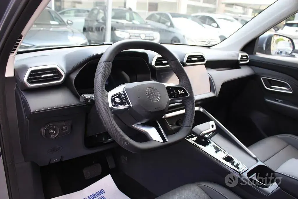 Nuova MG ZS Luxury 102 CV (75 kW) 2026 Grigio SUV