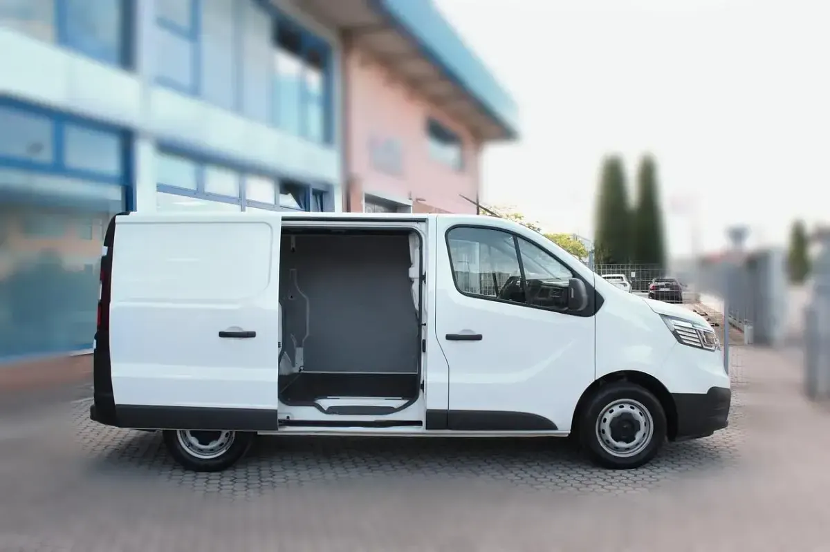 Usata Renault Trafic 110 CV (80 kW) 2024 Bianco