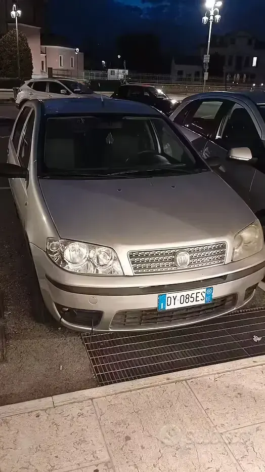 Begagnad Fiat Punto Classica 60 HK (44 kW) 2009 Halvkombi