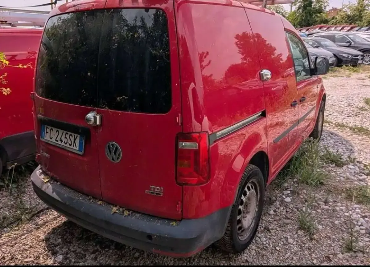 Usata VW Caddy 122 CV (89 kW) 2016 Rosso Monovolume