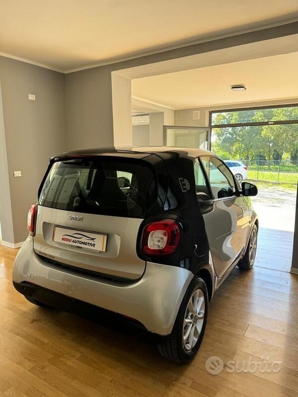 Usata Smart ForTwo Electric Drive 41 kW (56 CV) 2018 Grigio Coupé