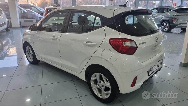 Usata Hyundai i10 67 CV (49 kW) 2023 Bianco Utilitaria