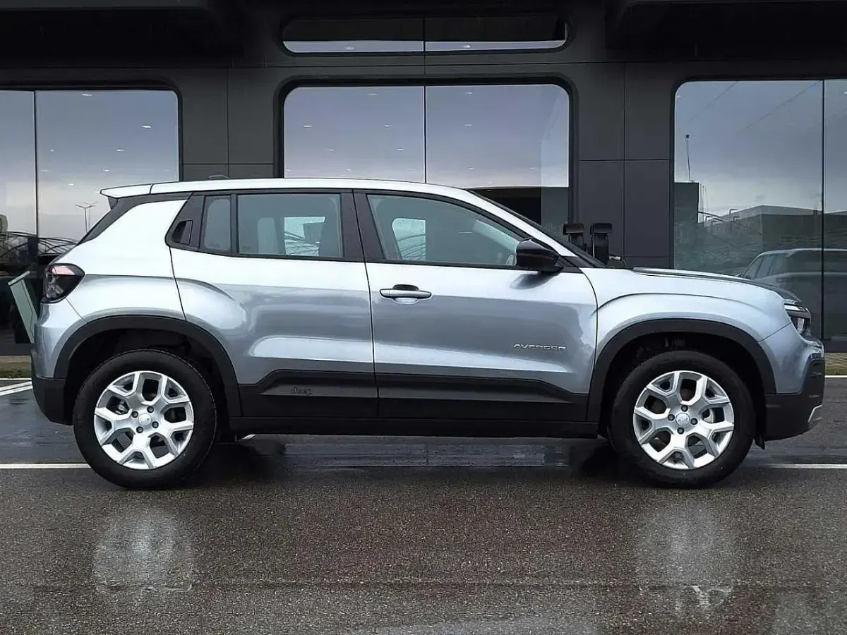 Nuova Jeep Avenger 100 CV (73 kW) 2026 Grigio SUV