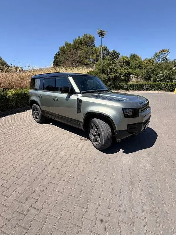 Usata Land Rover Defender SE Dynamic 200 CV (147 kW) 2024 SUV