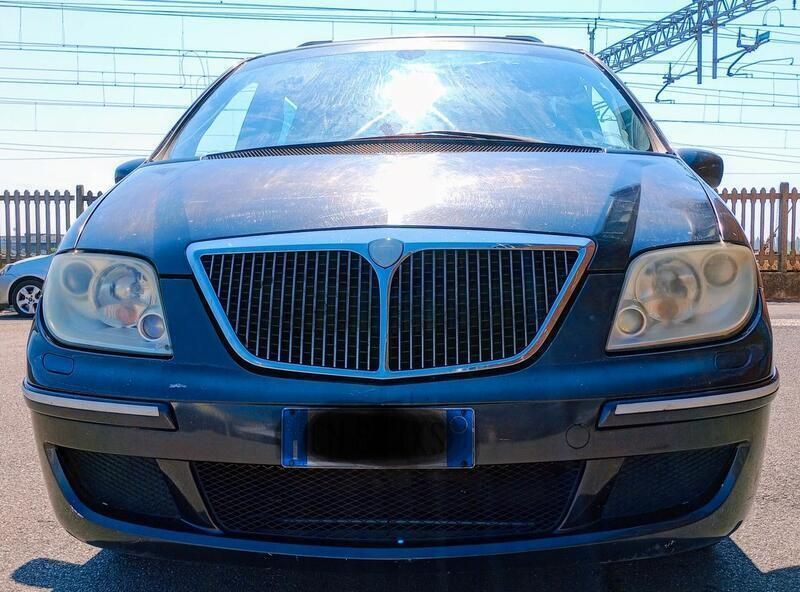 Marrone Usata 2005 Lancia Phedra Monovolume | 2500 € (Buon prezzo) - Immagine 1/4