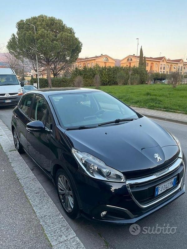 Usata Peugeot 208 2017 Blu Utilitaria