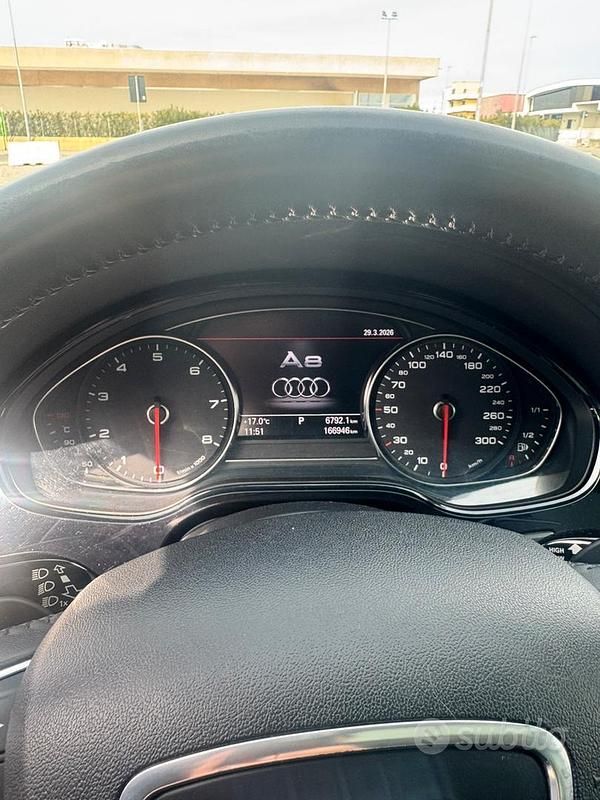 Usata Audi A8 366 CV (269 kW) 2010 Bianco Berlina