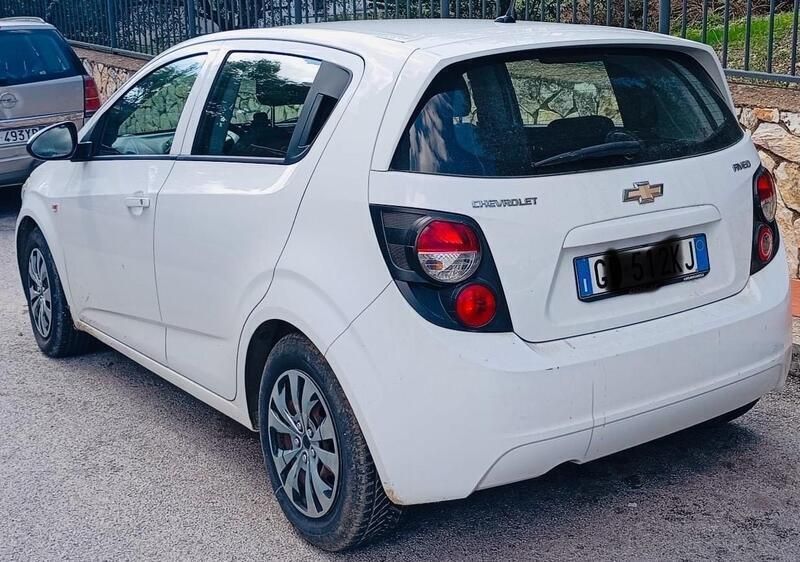 Usata Chevrolet Aveo LT 75 CV (55 kW) 2012 Bianco Berlina