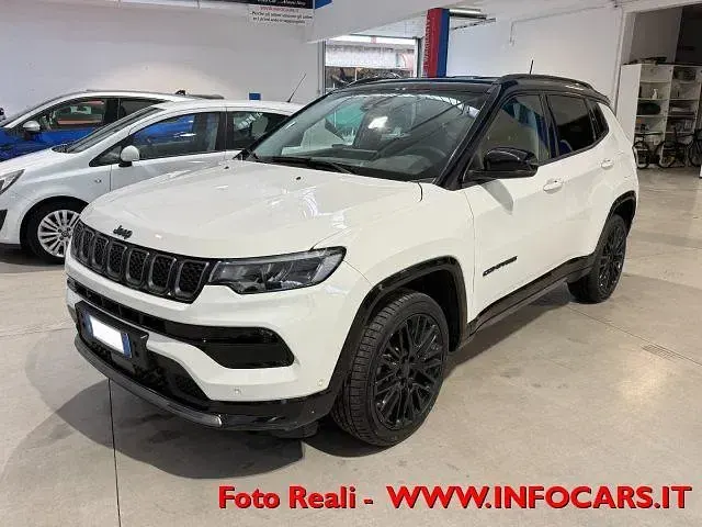 Usata Jeep Compass 179 CV (131 kW) 2023 Bianco metallizzato SUV