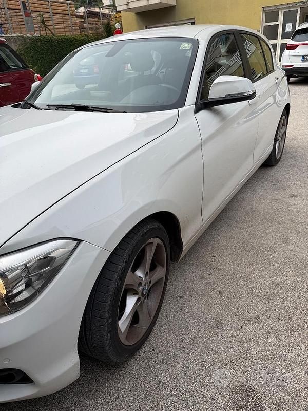 Usata BMW 116 122 CV (89 kW) 2017 Bianco Utilitaria