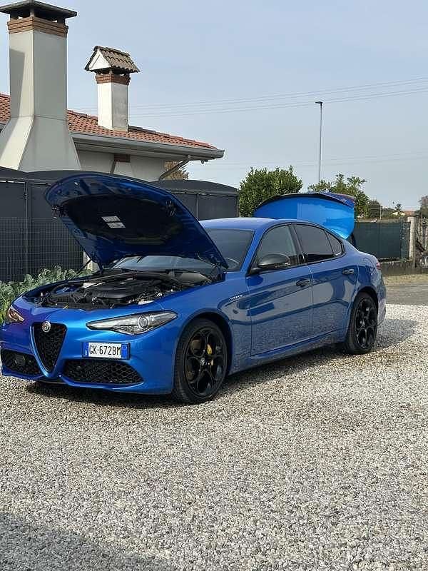 Usata Alfa Romeo Giulia Ti 211 CV (155 kW) 2022 Blu/azzurro Berlina