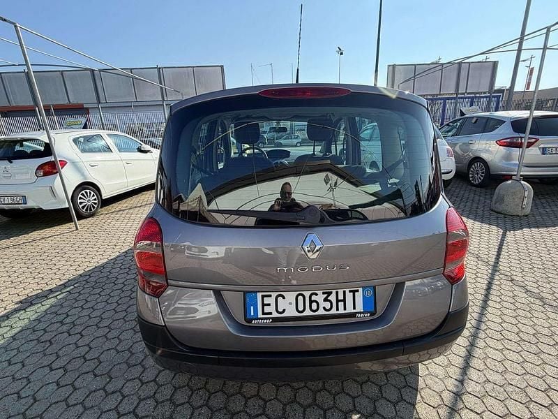 Usata Renault Grand Modus Dynamique 86 CV (63 kW) 2010 Grigio Monovolume
