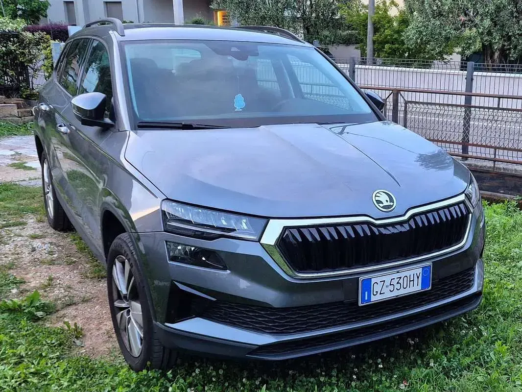 Usata Skoda Karoq Executive 116 CV (85 kW) 2025 Grigio SUV