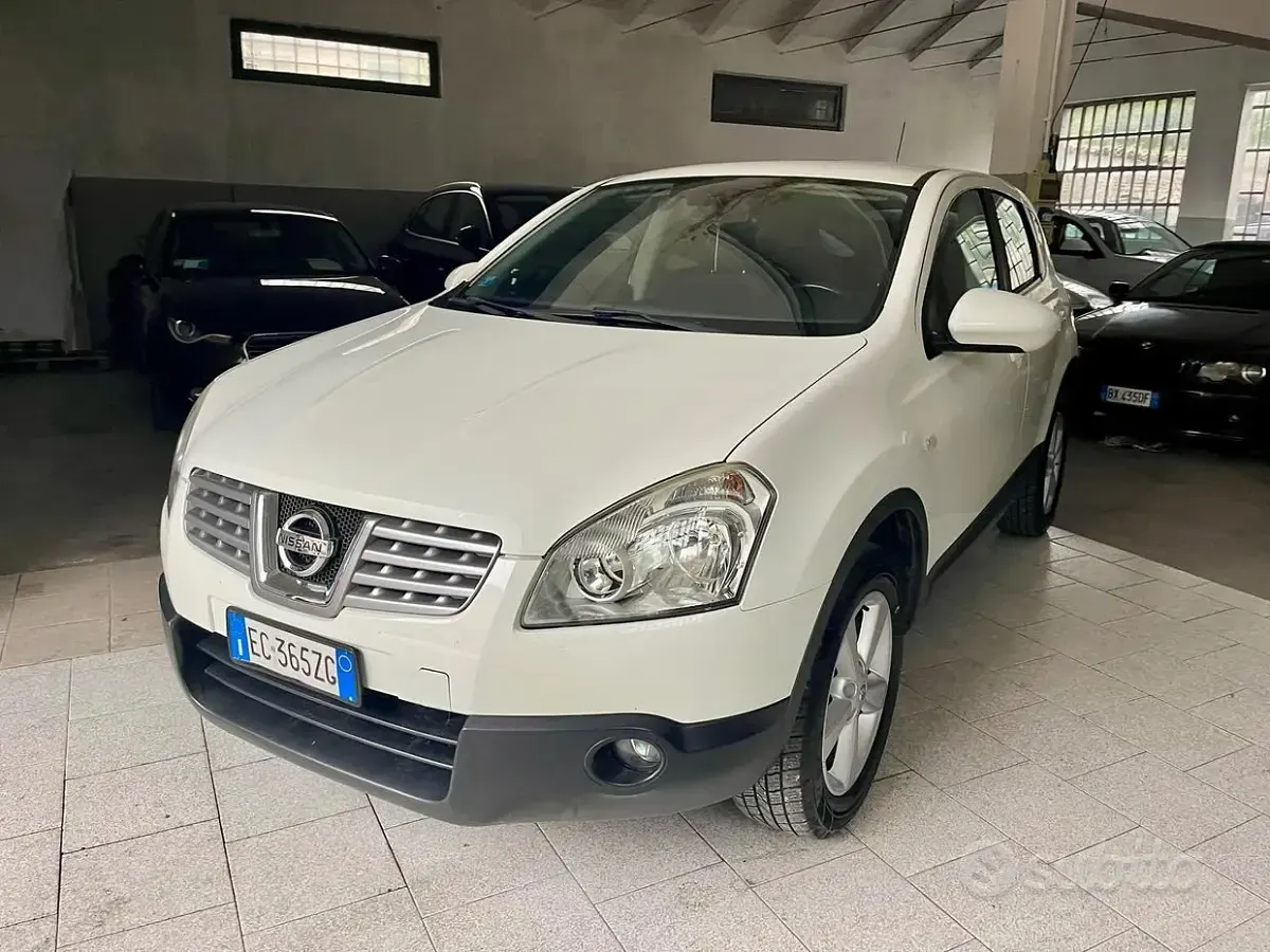 Usata Nissan Qashqai Tekna 150 CV (110 kW) 2010 Bianco SUV