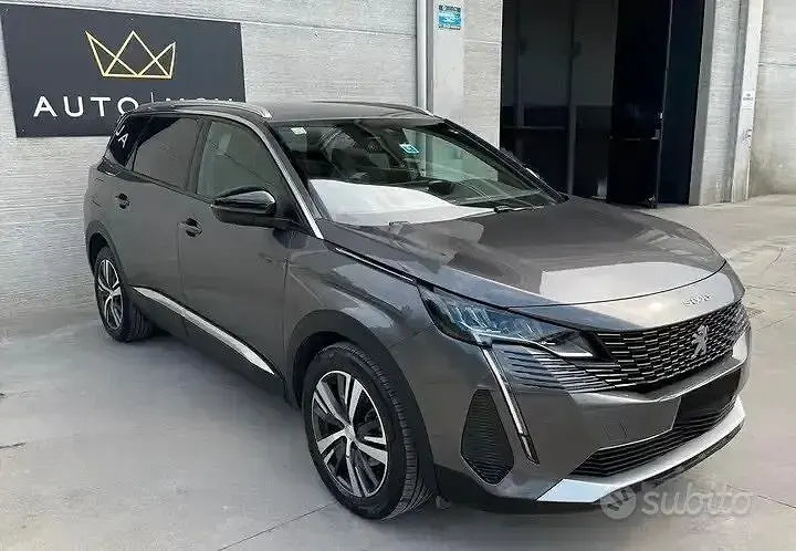 Usata Peugeot 5008 GT 131 CV (96 kW) 2023 Grigio SUV