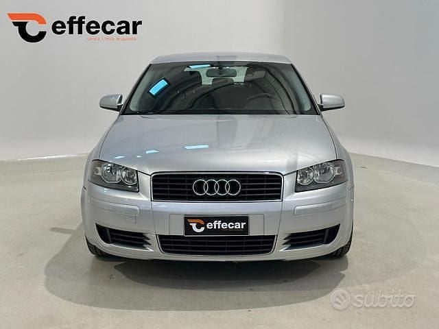 Usata Audi A3 Attraction 102 CV (75 kW) 2005 Grigio Utilitaria