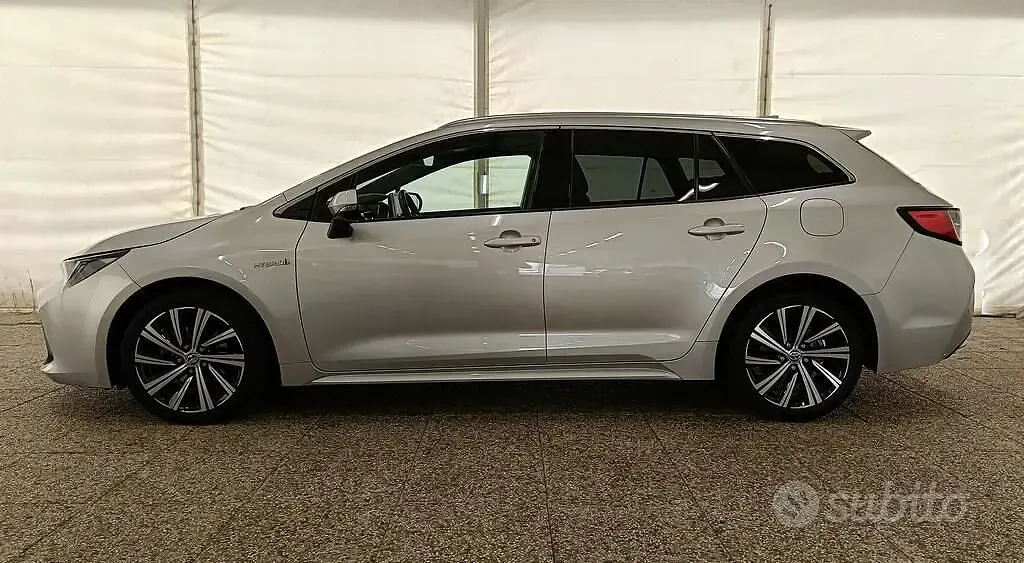 Nuova Toyota Corolla Active 140 CV (102 kW) 2026 Argento Station wagon