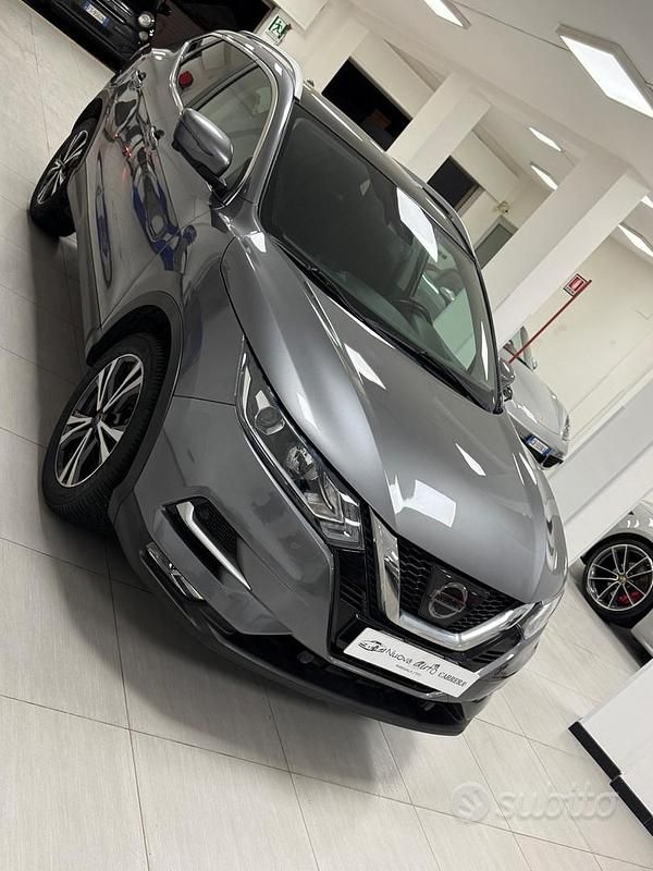 Usata Nissan Qashqai Tekna 130 CV (95 kW) 2017 Grigio SUV