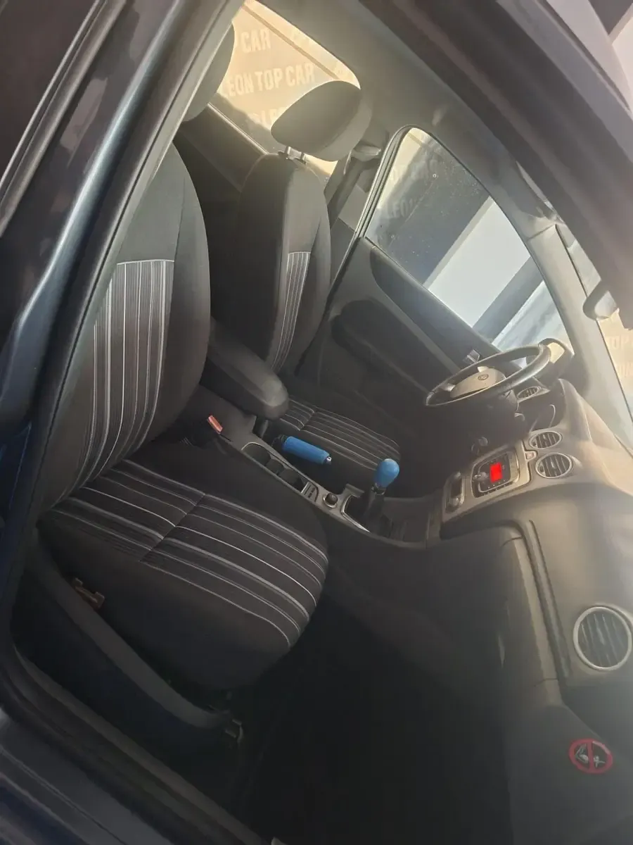 Usata Ford Focus 116 CV (85 kW) 2008 Grigio Station wagon