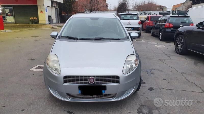 Grigio Usata 2008 Fiat Grande Punto Active Due volumi | 3300 € (Cara) - Immagine 1/4