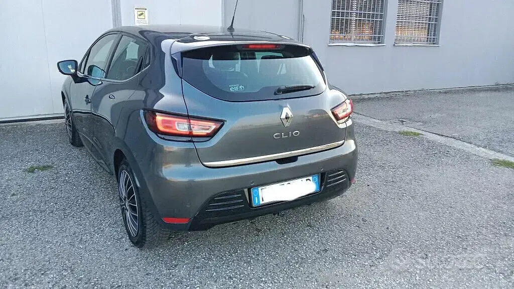 Usata Renault Clio IV Zen 75 CV (55 kW) 2019 Grigio Berlina