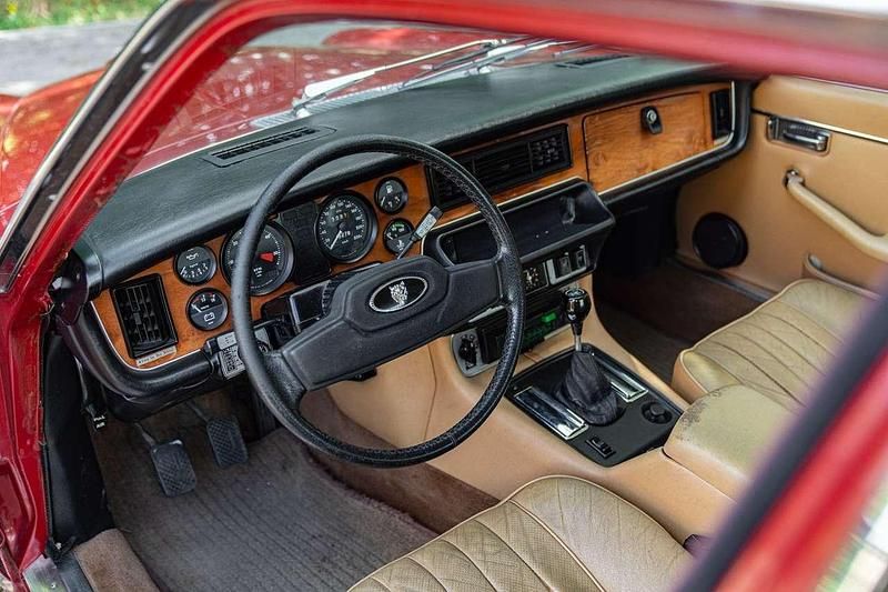 Usata Jaguar XJ6 200 CV (147 kW) 1981 Rosso Berlina