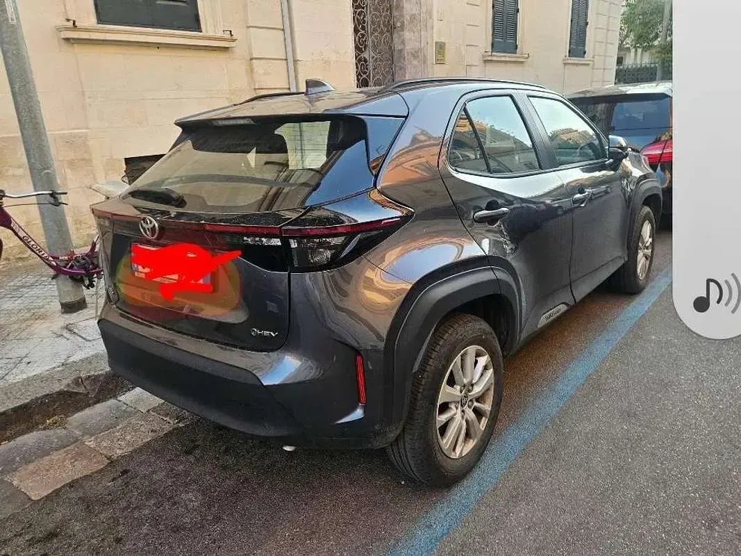 Usata Toyota Yaris Cross Active 92 CV (67 kW) 2025 Grigio SUV