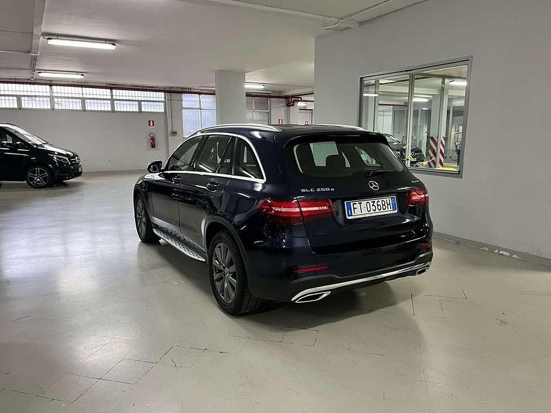 Usata Mercedes GLC250 Premium 204 CV (150 kW) 2018 Blu/azzurro SUV