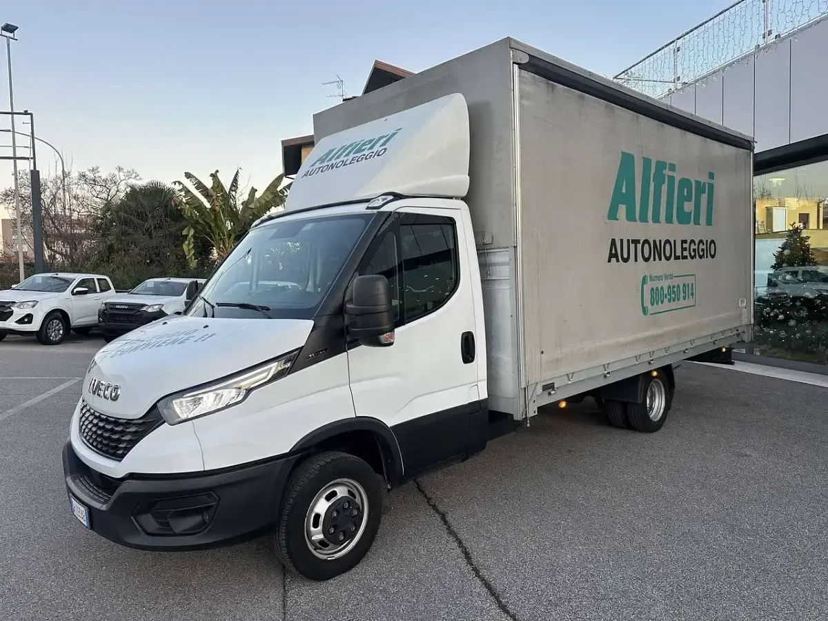 Usata Iveco Daily 160 CV (117 kW) 2021 Bianco Furgone