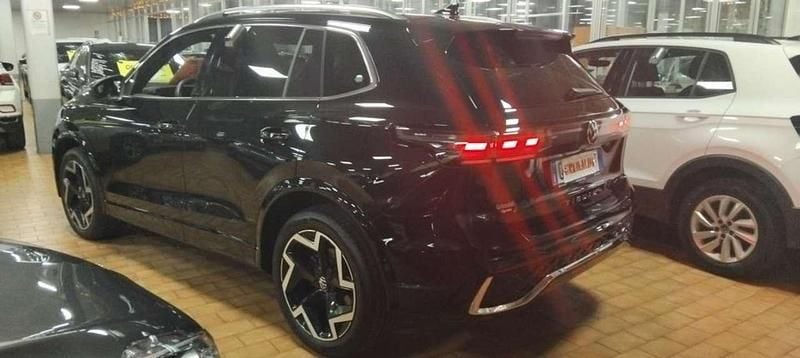 Usata VW Tiguan R-line 150 CV (110 kW) 2025 Grenadill black / metallizzato SUV