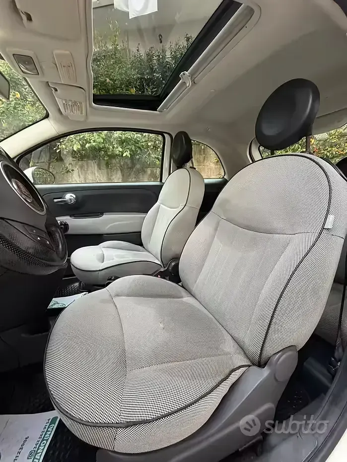 Begagnad Fiat 500 Lounge 75 HK (55 kW) 2010 Vit Halvkombi