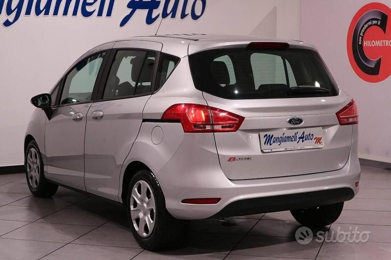 Usado Ford B-MAX 75 CV (55 kW) 2017 Gris Monovolumen