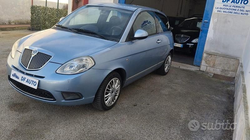 Usata Lancia Ypsilon 75 CV (55 kW) 2011 Blu Utilitaria