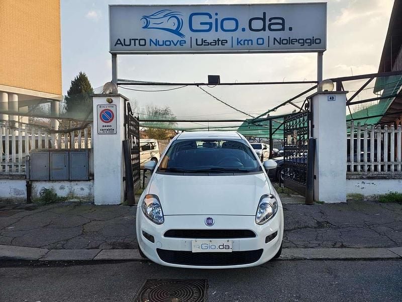 Usata Fiat Punto Street 77 CV (56 kW) 2014 Bianco Utilitaria