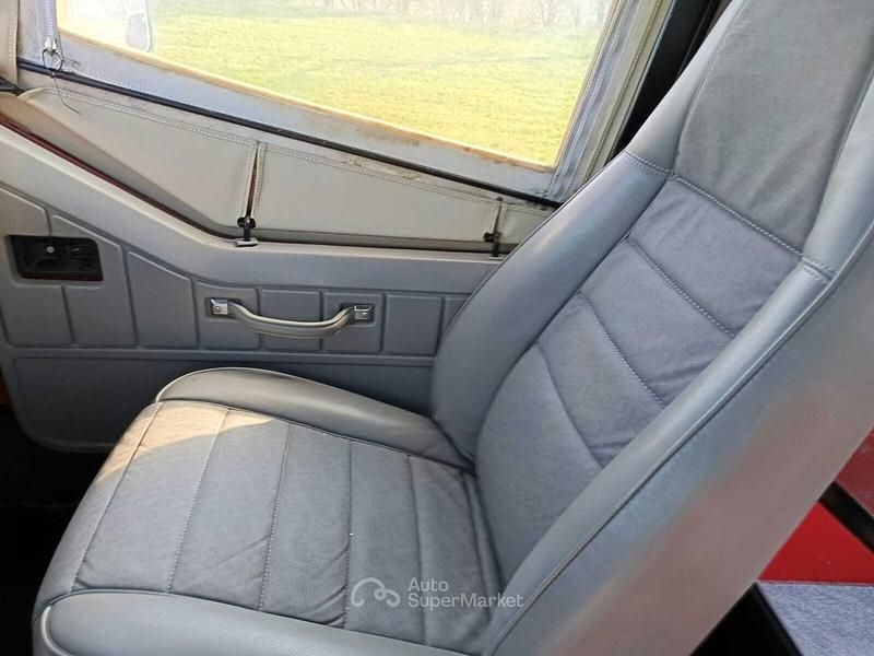 Usata Jeep Wrangler 106 CV (77 kW) 1990 Rosso SUV