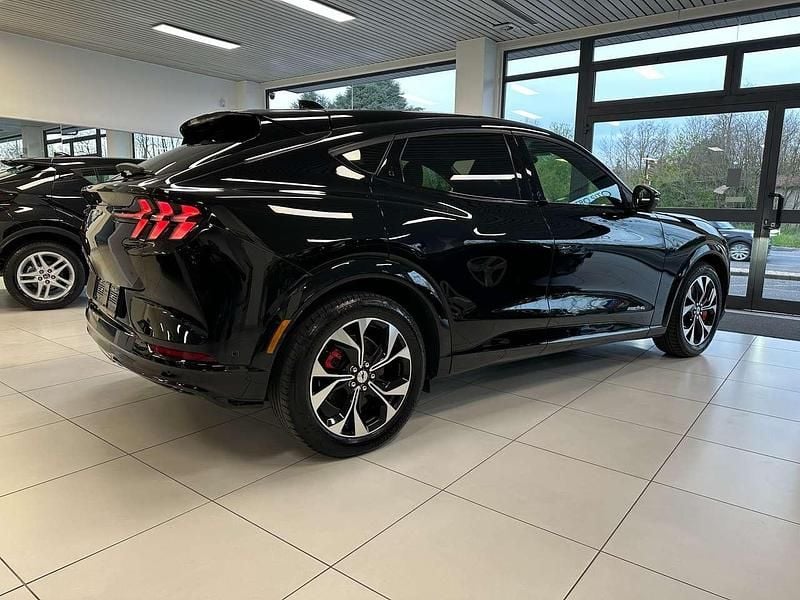 Usata Ford Mustang Mach-E Premium 124 kW (169 CV) 2023 Absolute black SUV
