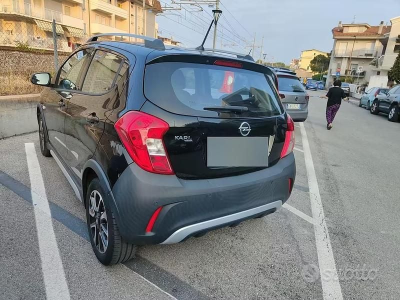 Usata Opel Karl Rocks 73 CV (53 kW) 2019 Nero Utilitaria