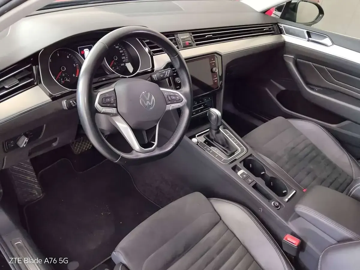 Usata VW Passat Executive 150 CV (110 kW) 2024 Nero Station wagon