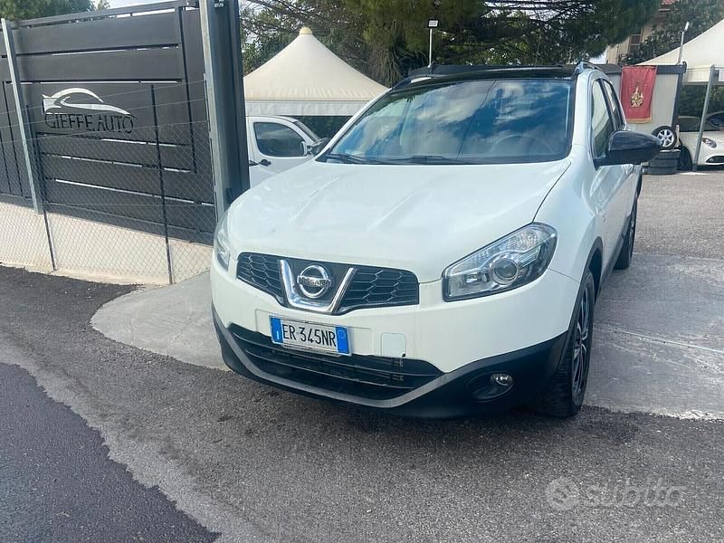 Usata Nissan Qashqai Tekna 130 CV (95 kW) 2013 Bianco SUV