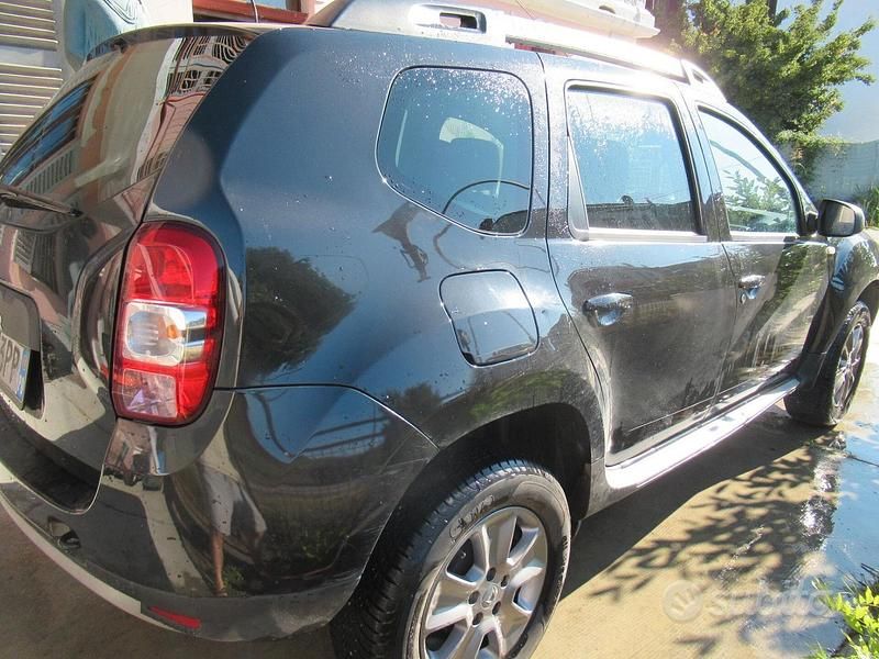 Nero Usata 2011 Dacia Duster Ambiance SUV | 5700 € (Buon prezzo) - Immagine 1/4