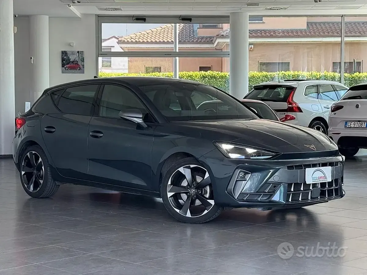 Usata Cupra Leon 150 CV (110 kW) 2025 Gray Berlina