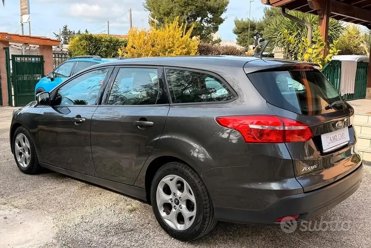 Occasion Ford Focus 95 ch (69 kW) 2015 Marron Break